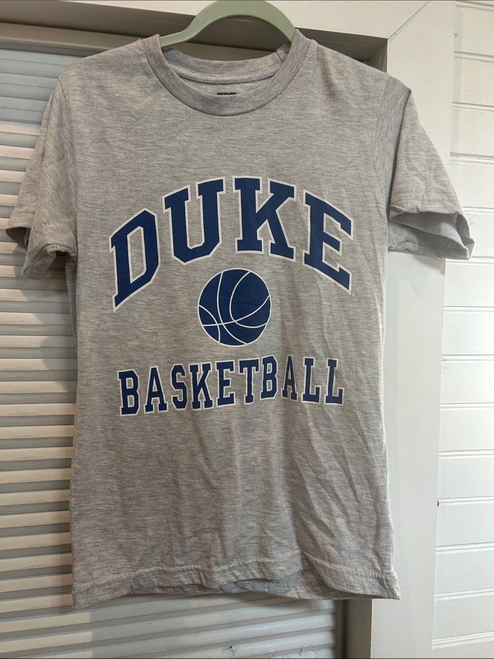 Duke Blue Devils Basketball Tee Gray Graphic T Shirt TRT Classics Unisex Small